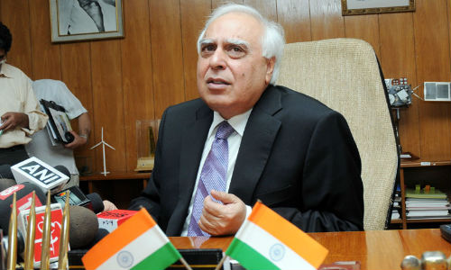 No Roaming charges in India Starting October 2013: Kapil Sibal