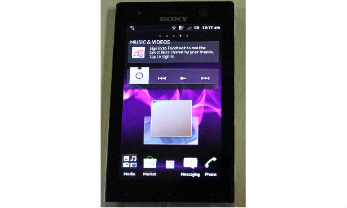 Sony Xperia U Shot 13
