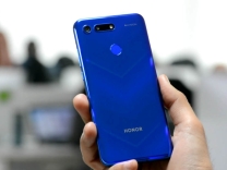 Honor View 20 Unboxing and Quick Look