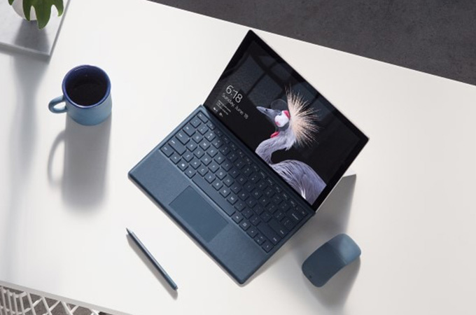 https://www.gizbot.com/images/2018-05/microsoft-surface-pro-1796_152653965960.jpg