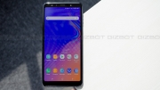 samsung galaxy a7 2018 receives android 9 pie update with one ui gizbot news