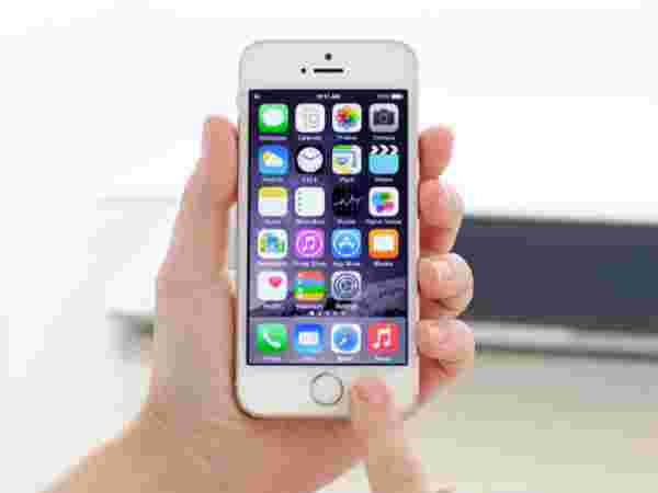 top 10 compact smartphones with 4 inch and slightly bigger display gizbot news