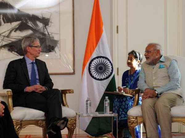 Shah Rukh Khan Ditches Nokia For Apple Report Gizbot News Tecno, the global premium smartphone brand, today announced bollywood superstar ayushmann khurrana as its brand ambassador. shah rukh khan ditches nokia for apple