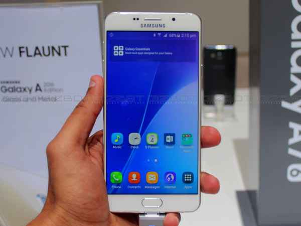 samsung galaxy a7 2017 starts receiving android nougat update in india gizbot news