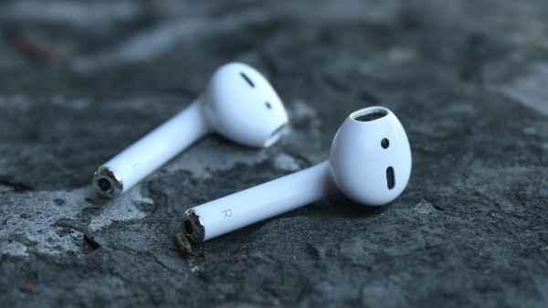 Amazon plans to launch Alexa powered earbuds to dethrone Apple's airpods -  Gizbot News