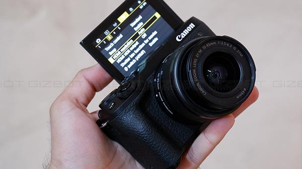 Handling- Compact Design Offers Amazing Grip